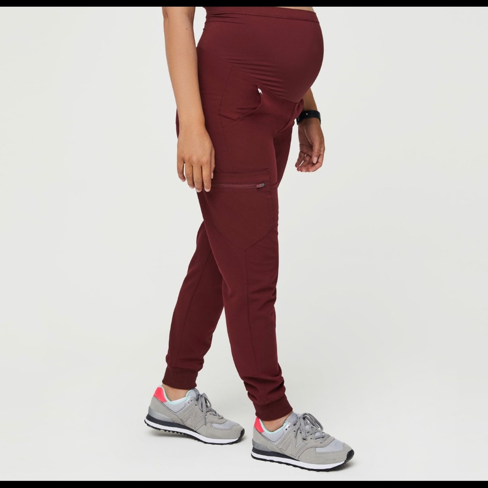Used-like new Figs Maternity scrubs